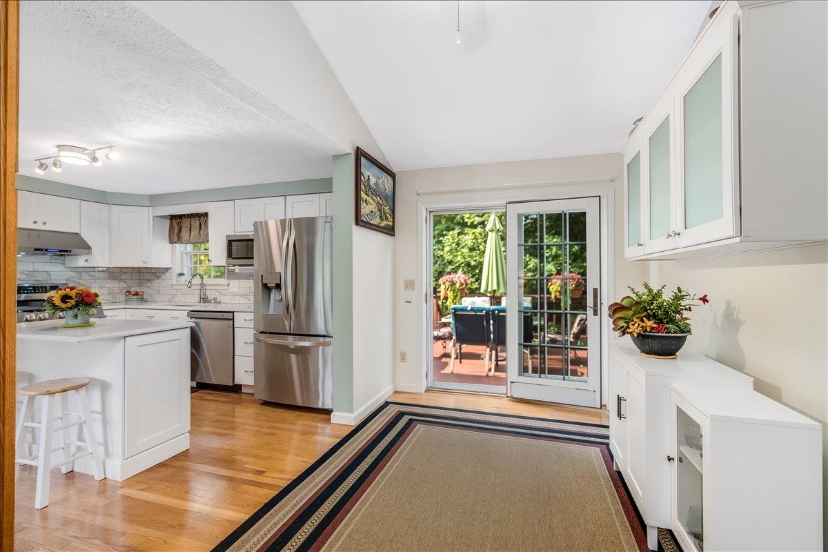 Manchester, New Hampshire 03104, United States, 4 Bedrooms Bedrooms, ,2 BathroomsBathrooms,Residential,Pending,100938