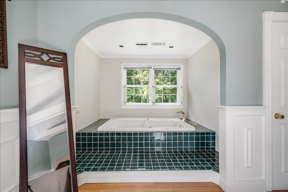 Manchester, New Hampshire 03104, United States, 4 Bedrooms Bedrooms, ,2 BathroomsBathrooms,Residential,Pending,100938