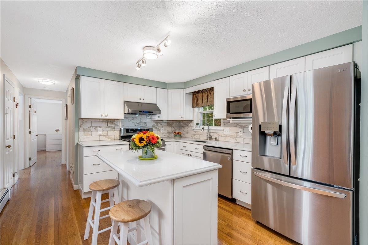 Manchester, New Hampshire 03104, United States, 4 Bedrooms Bedrooms, ,2 BathroomsBathrooms,Residential,Pending,100938