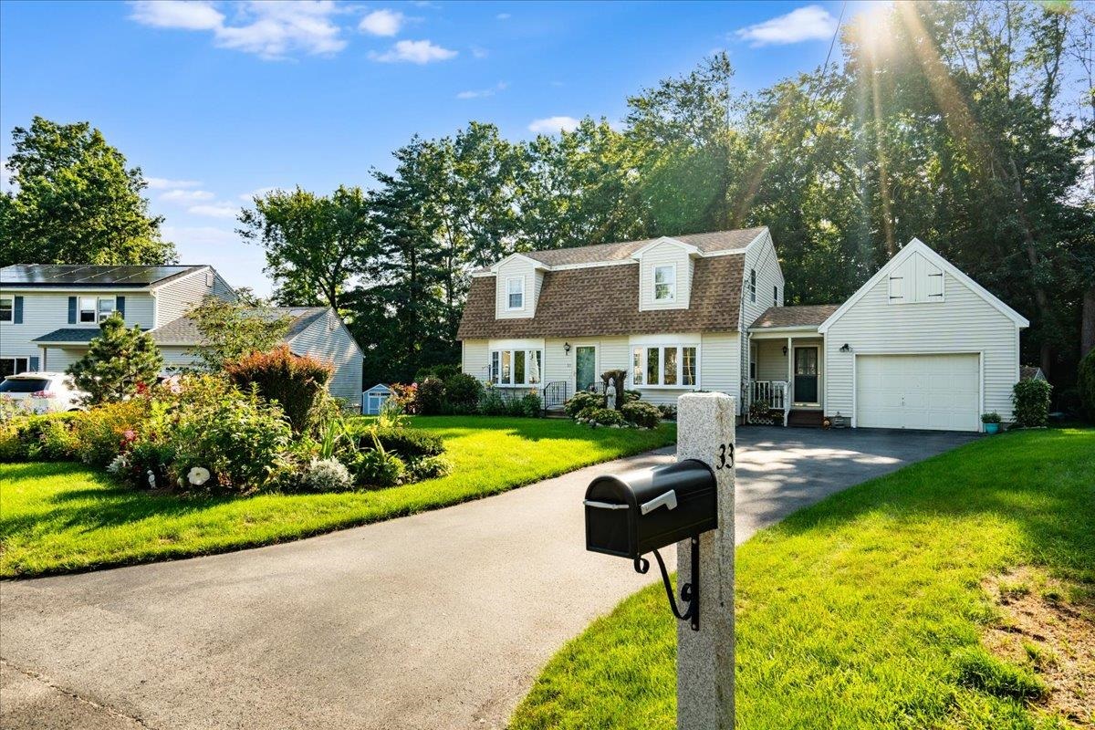 Manchester, New Hampshire 03104, United States, 4 Bedrooms Bedrooms, ,2 BathroomsBathrooms,Residential,Pending,100938