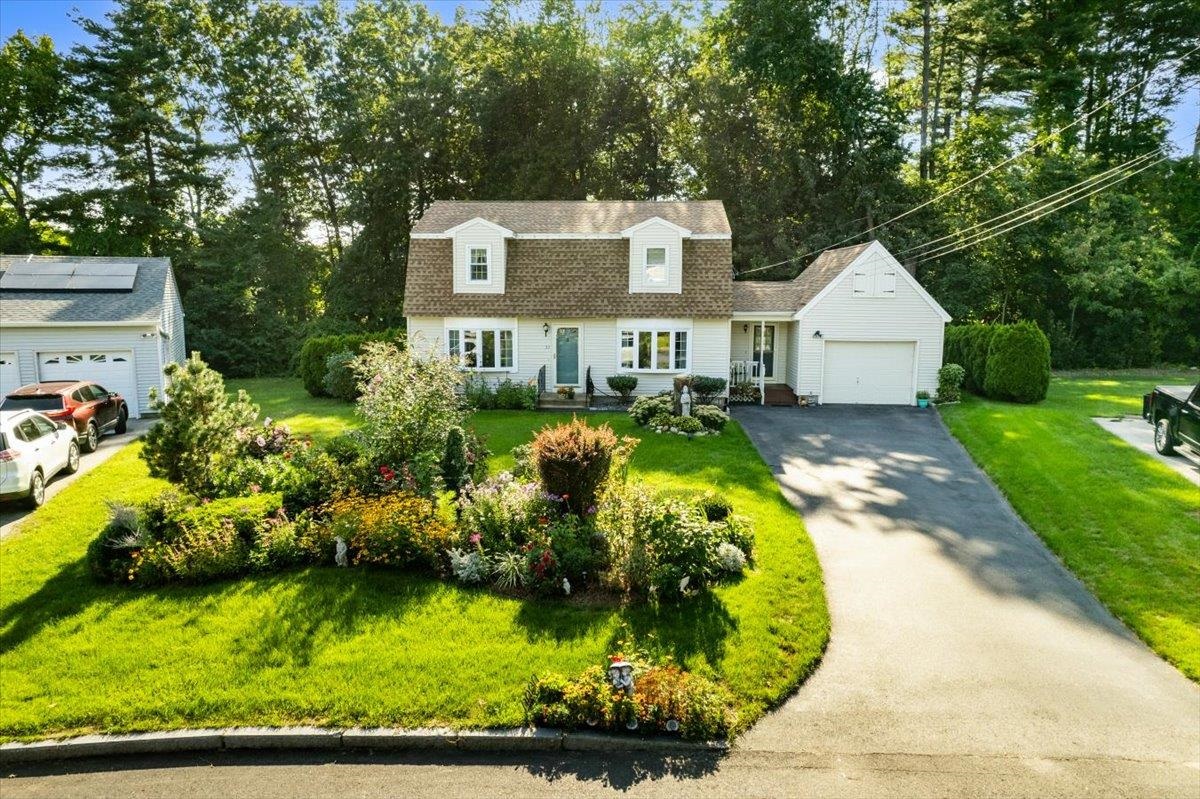 Manchester, New Hampshire 03104, United States, 4 Bedrooms Bedrooms, ,2 BathroomsBathrooms,Residential,Pending,100938