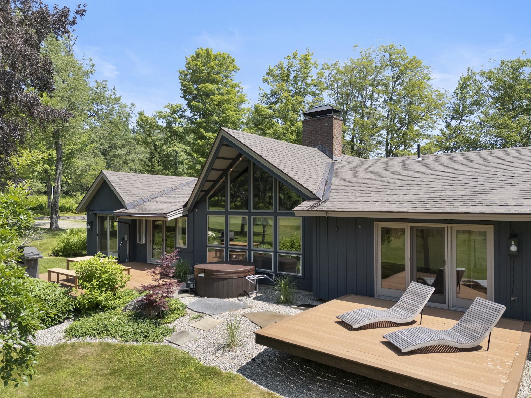 55 Crosstown Road