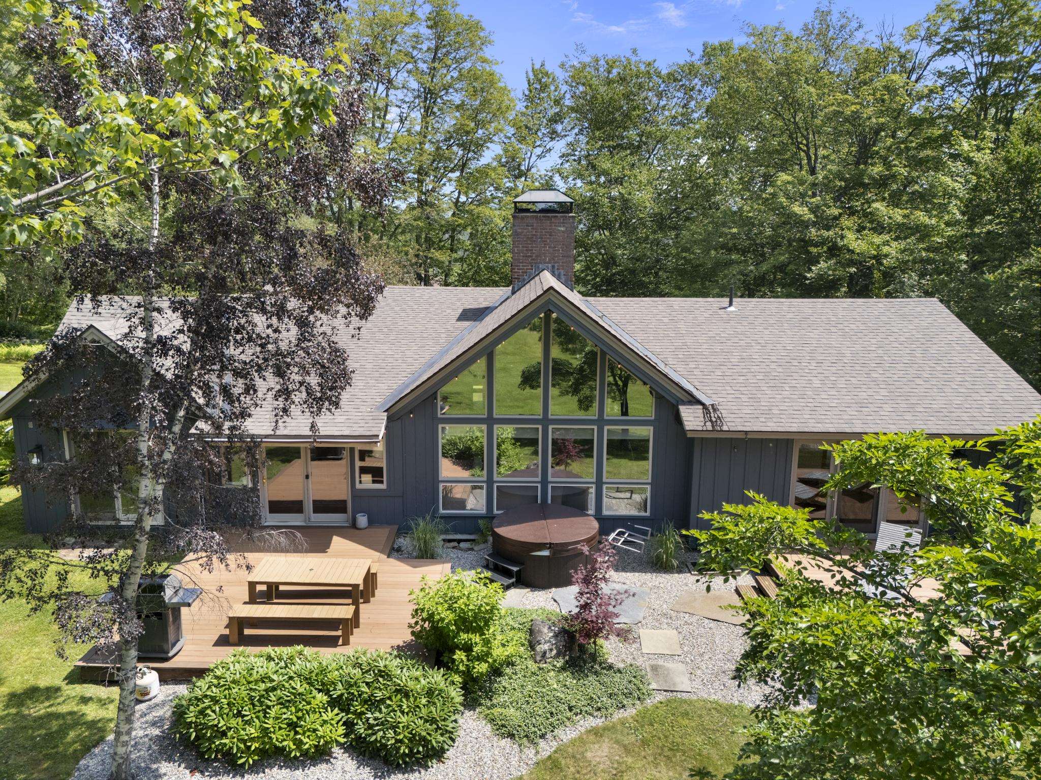 55 Crosstown Road