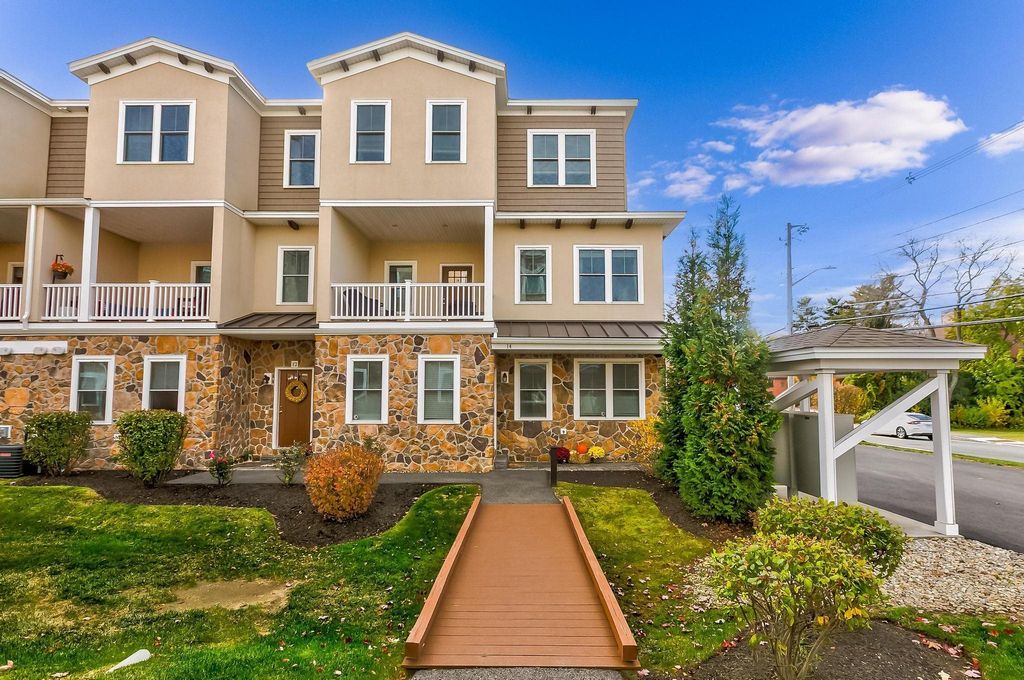 Photo of 14 Cortona Way #14, Salem, NH 03079 (MLS # 5067594)