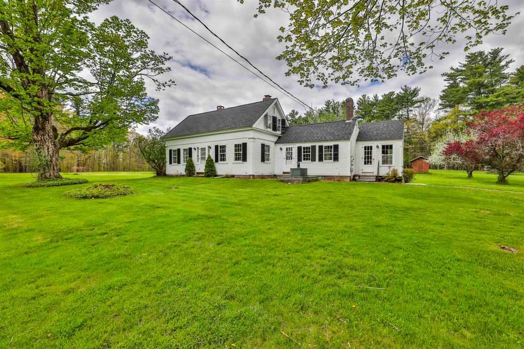 Photo of 1 Featherbed Lane, Derry, NH 03038 (MLS # 5088865)