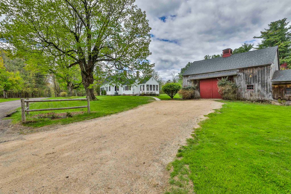Photo of 1 Featherbed Lane, Derry, NH 03038 (MLS # 5088865)