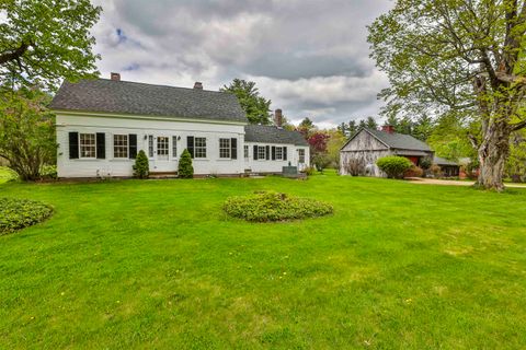Photo of 1 Featherbed Lane, Derry, NH 03038 (MLS # 5088865)