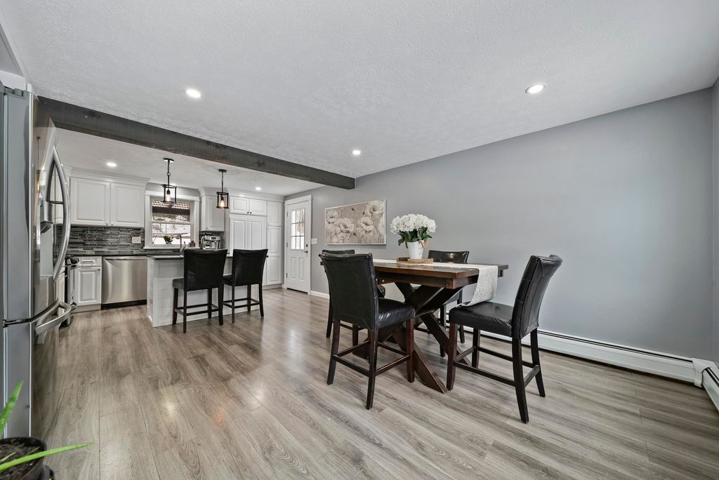 Photo of 19 Pioneer Drive, Nashua, NH 03062 (MLS # 5073317)