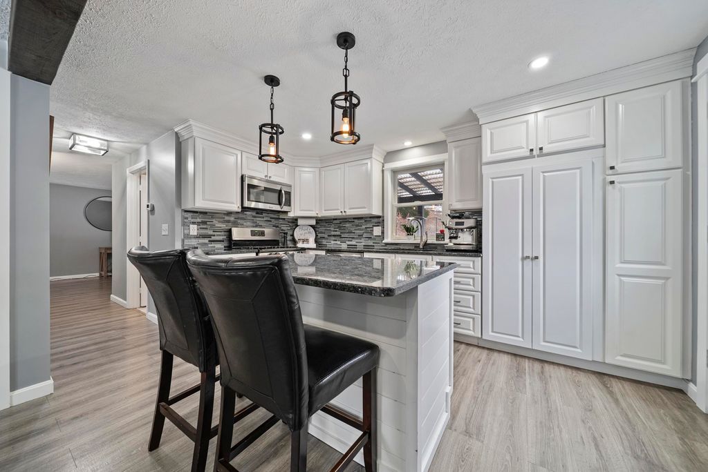 Photo of 19 Pioneer Drive, Nashua, NH 03062 (MLS # 5073317)