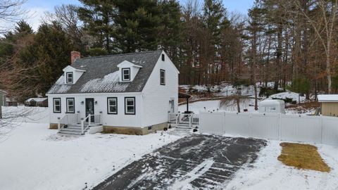 Photo of 19 Pioneer Drive, Nashua, NH 03062 (MLS # 5073317)