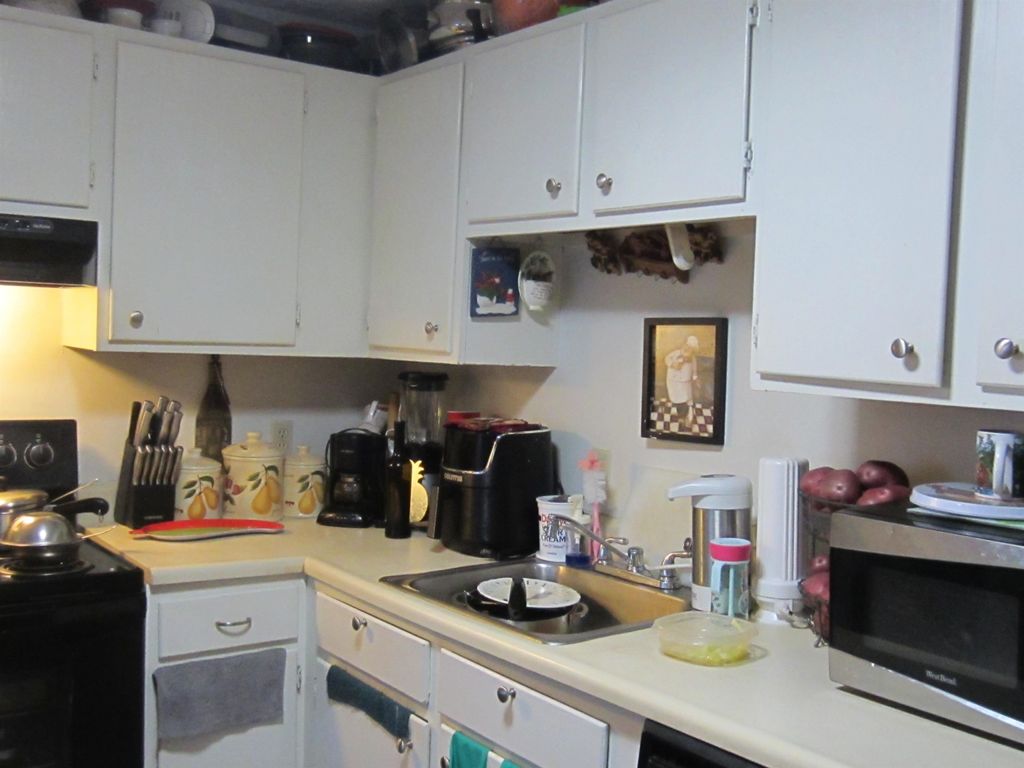 Photo of 75 Log Street #3-H, Manchester, NH 03102 (MLS # 5074791)