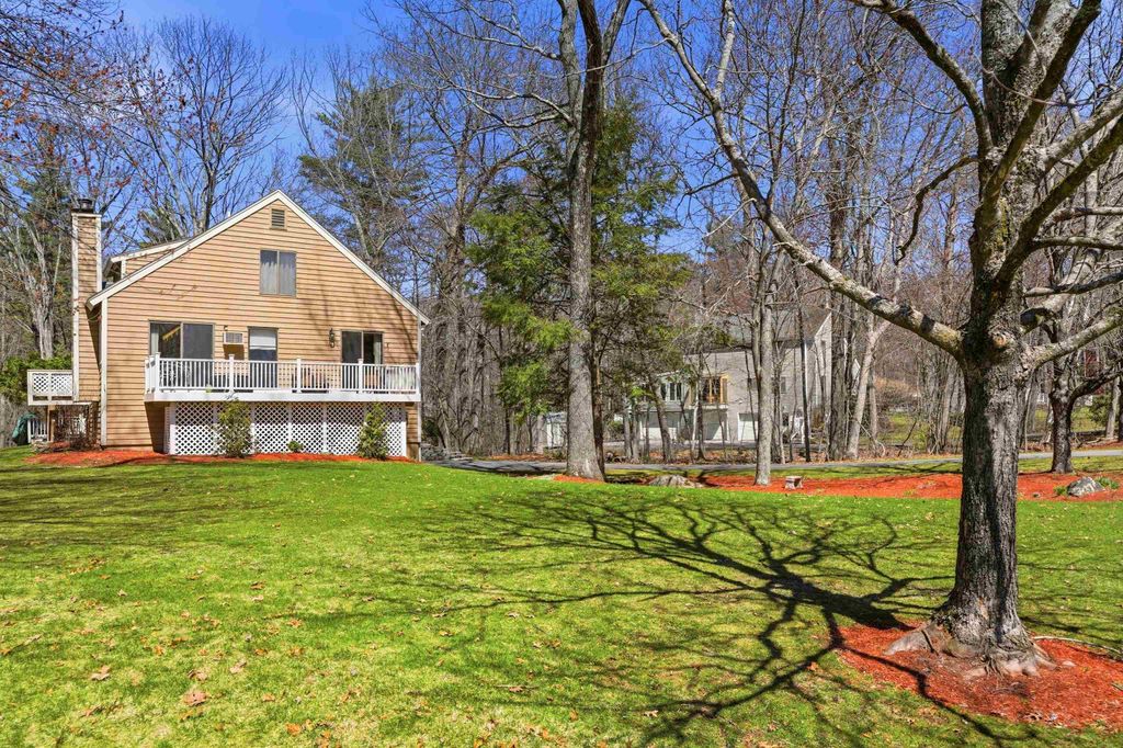 Photo of 10 Hunter Drive, Derry, NH 03038 (MLS # 5083228)