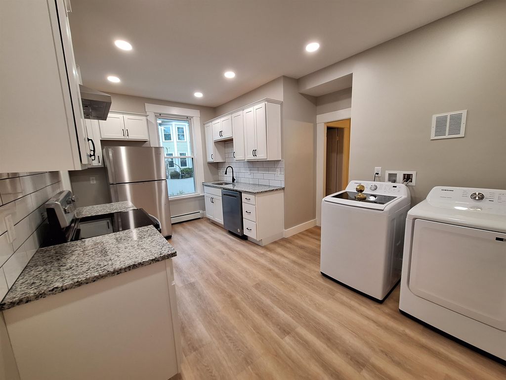 Photo of 1934 Elm Street #1, Manchester, NH 03104 (MLS # 5072828)