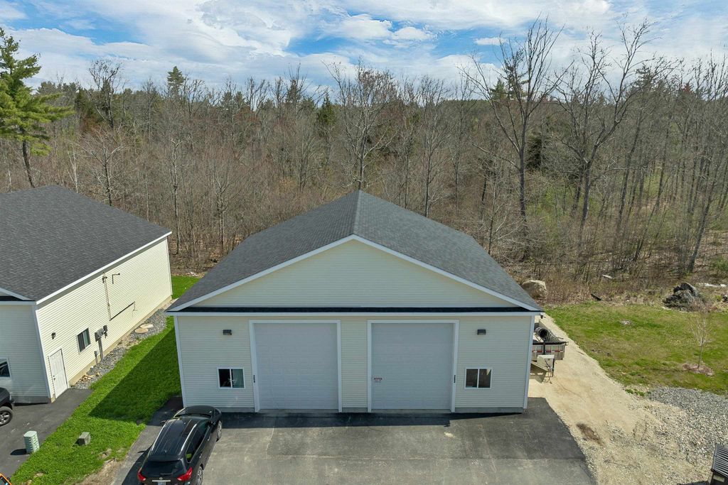 Photo of 262264 Isinglass Circle, Barrington, NH 03825 (MLS # 5089699)