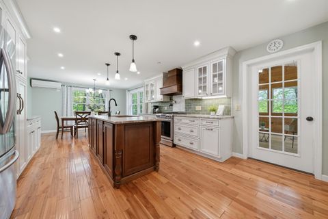 Photo of 4 Royal Court, Merrimack, NH 03054 (MLS # 5088479)