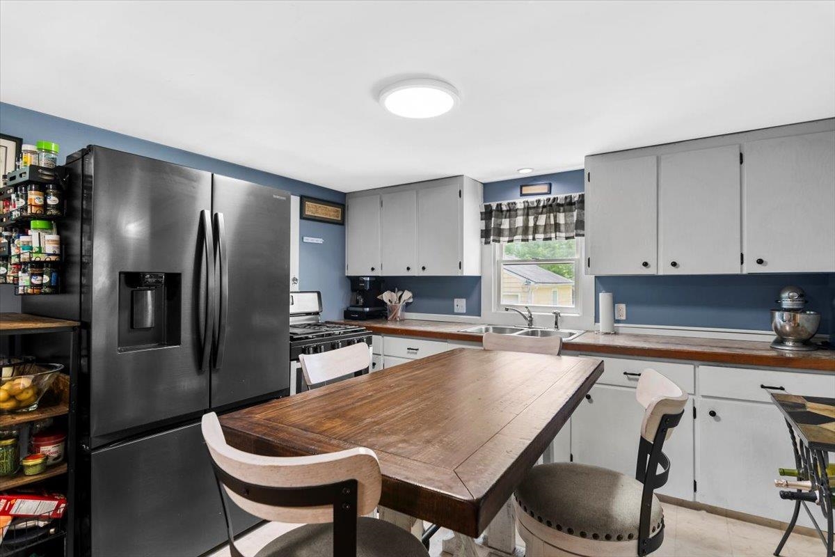 935 Shaftsbury Hollow Road
