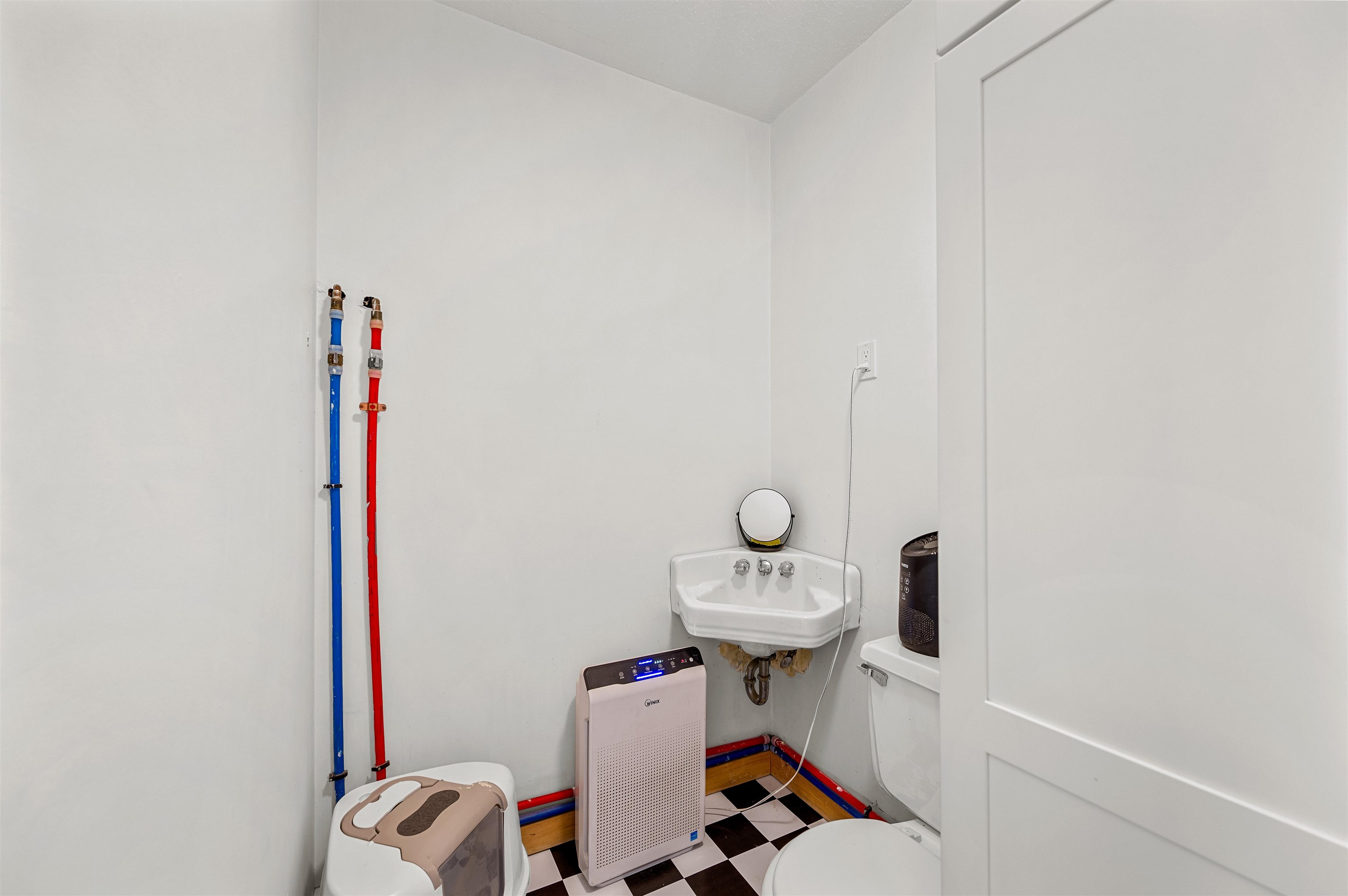 Hyde Park, Vermont 05655, United States, 3 Bedrooms Bedrooms, ,2 BathroomsBathrooms,Residential,Pending,187199