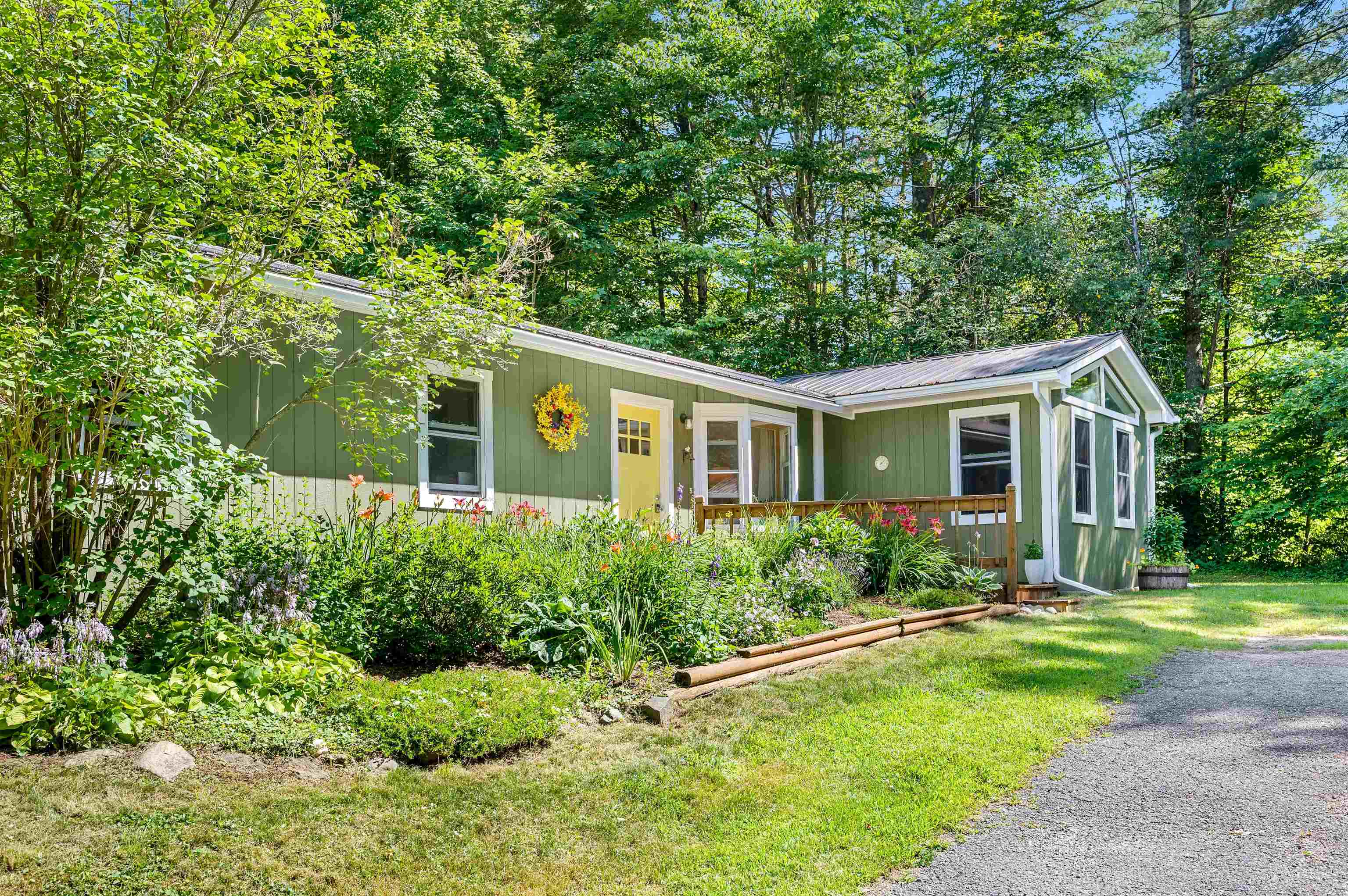 Hyde Park, Vermont 05655, United States, 3 Bedrooms Bedrooms, ,2 BathroomsBathrooms,Residential,Pending,187199