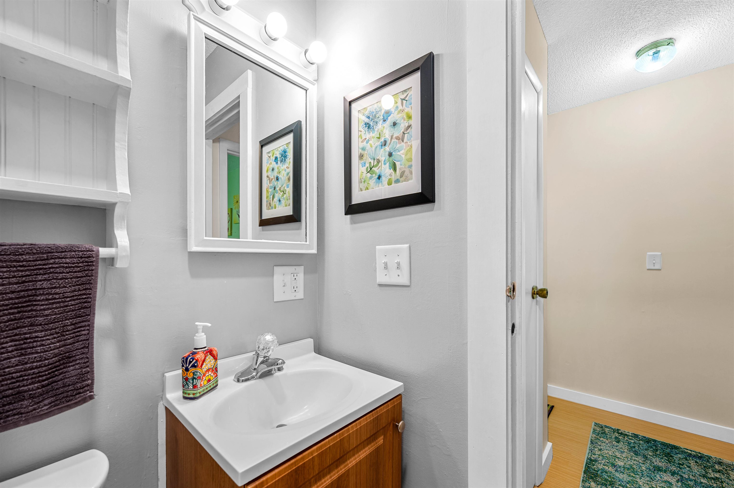 Hyde Park, Vermont 05655, United States, 3 Bedrooms Bedrooms, ,2 BathroomsBathrooms,Residential,Pending,187199