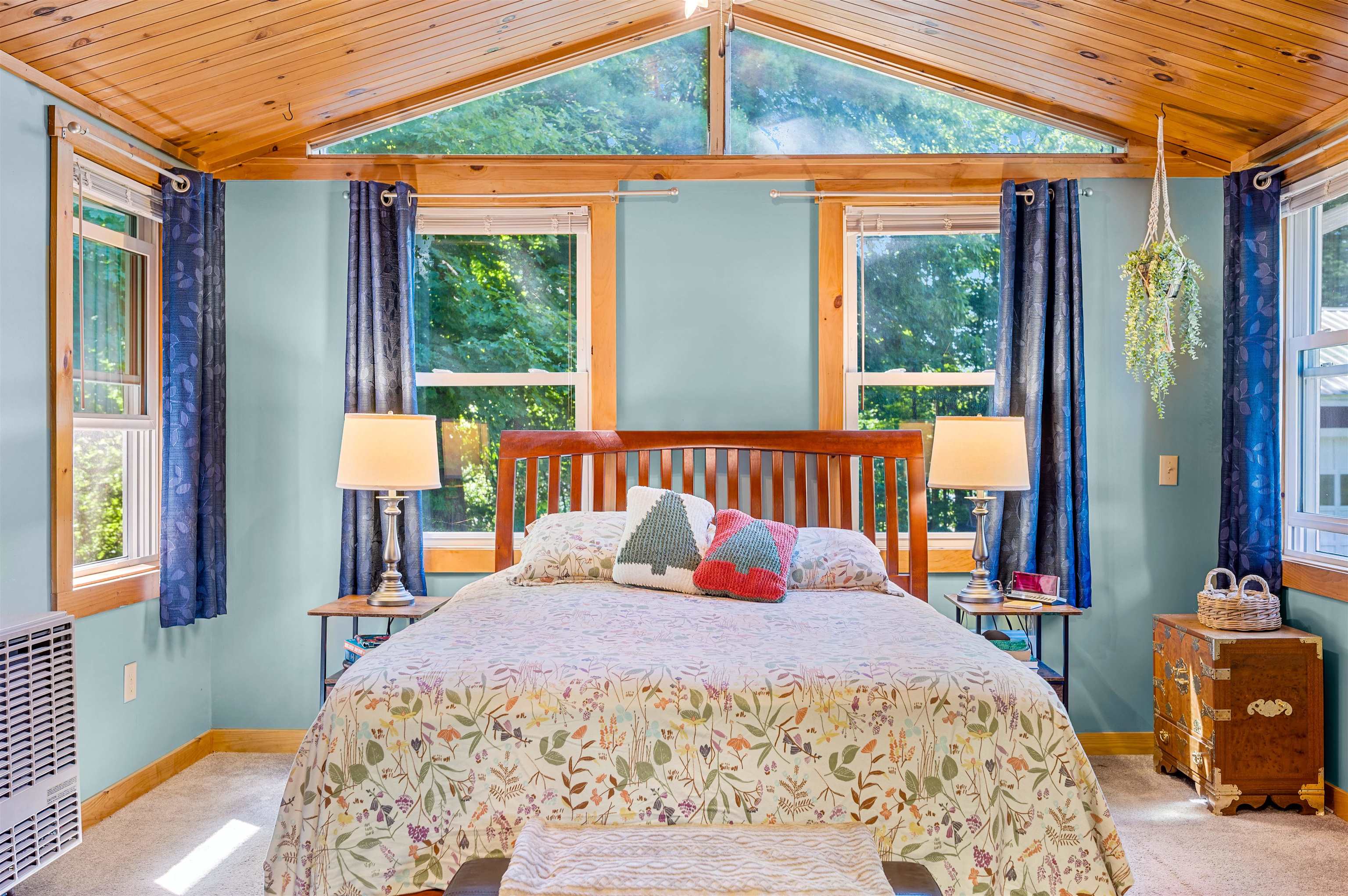 Hyde Park, Vermont 05655, United States, 3 Bedrooms Bedrooms, ,2 BathroomsBathrooms,Residential,Pending,187199