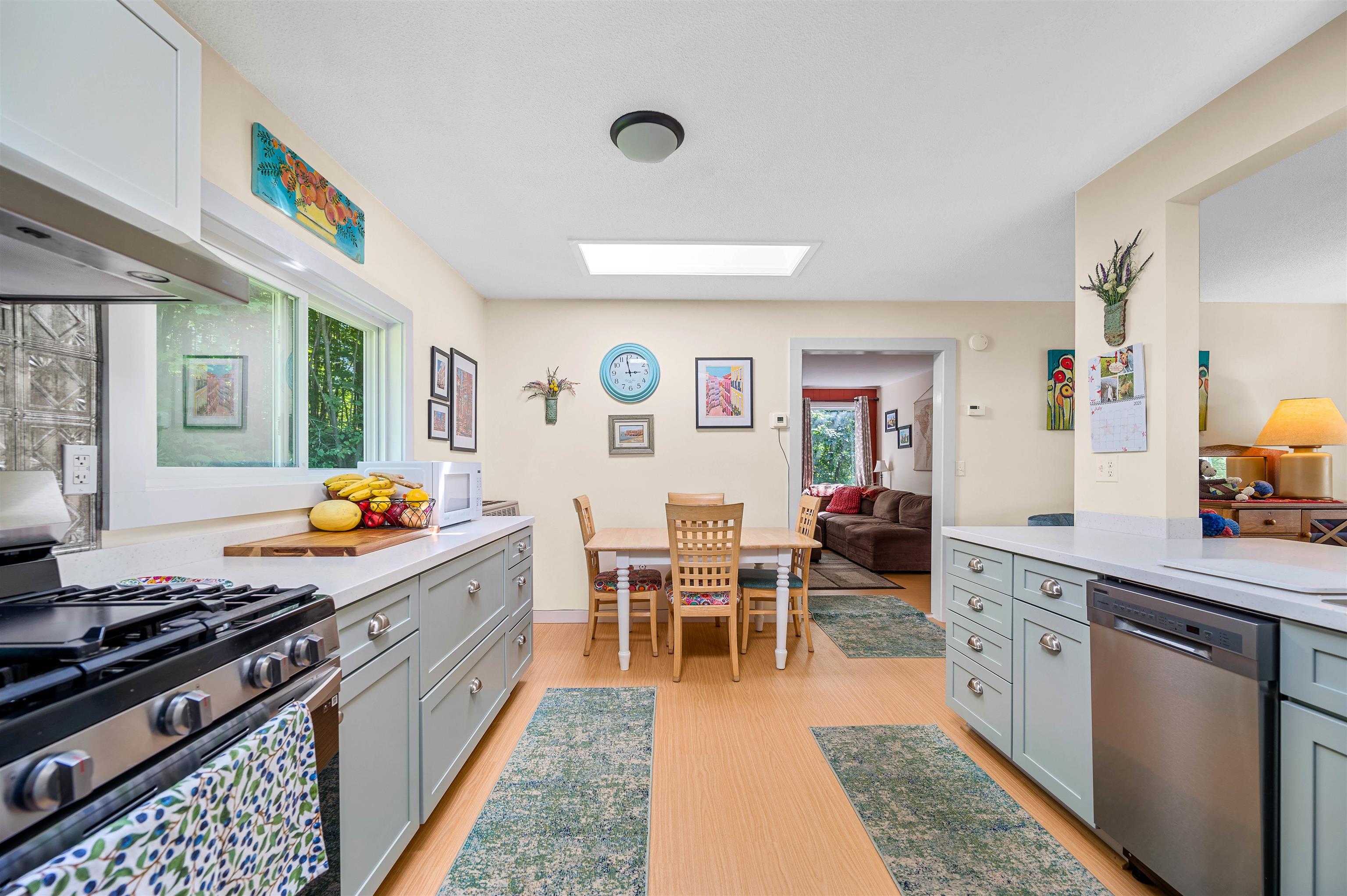 Hyde Park, Vermont 05655, United States, 3 Bedrooms Bedrooms, ,2 BathroomsBathrooms,Residential,Pending,187199