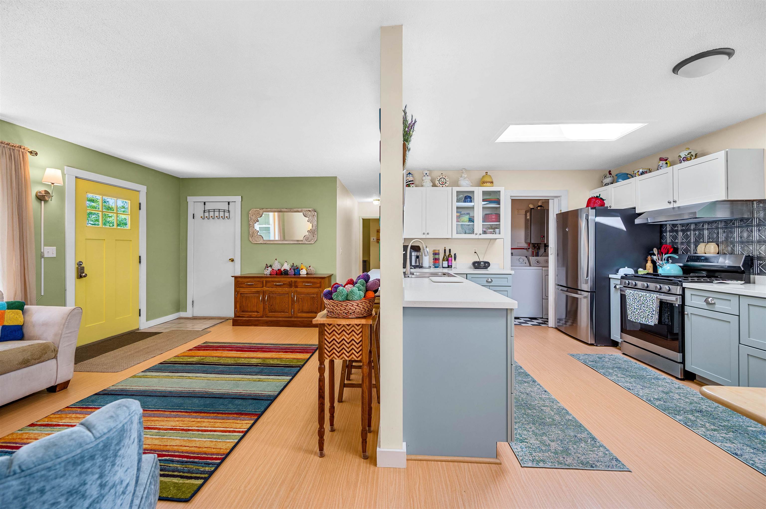 Hyde Park, Vermont 05655, United States, 3 Bedrooms Bedrooms, ,2 BathroomsBathrooms,Residential,Pending,187199