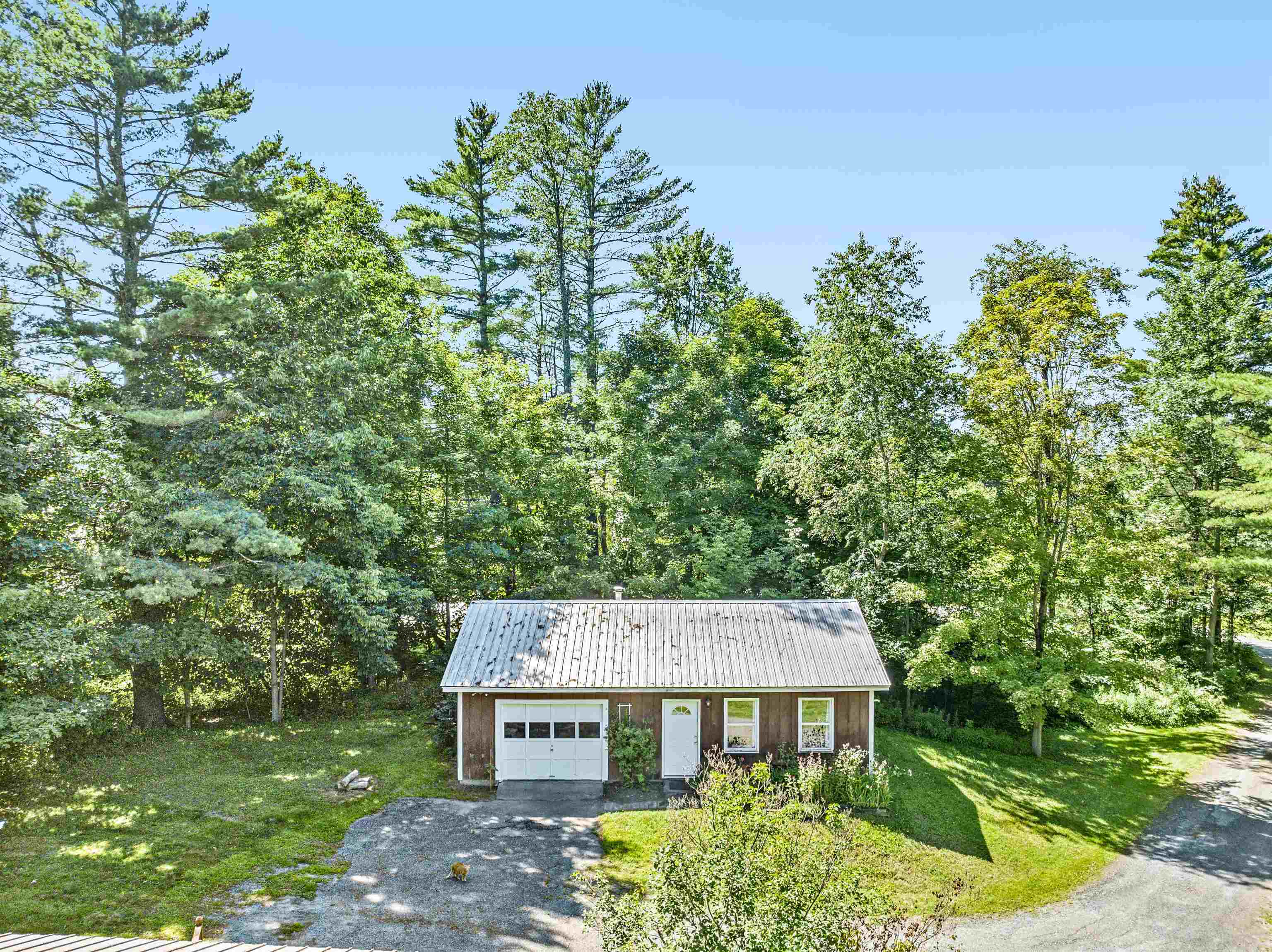 Hyde Park, Vermont 05655, United States, 3 Bedrooms Bedrooms, ,2 BathroomsBathrooms,Residential,Pending,187199