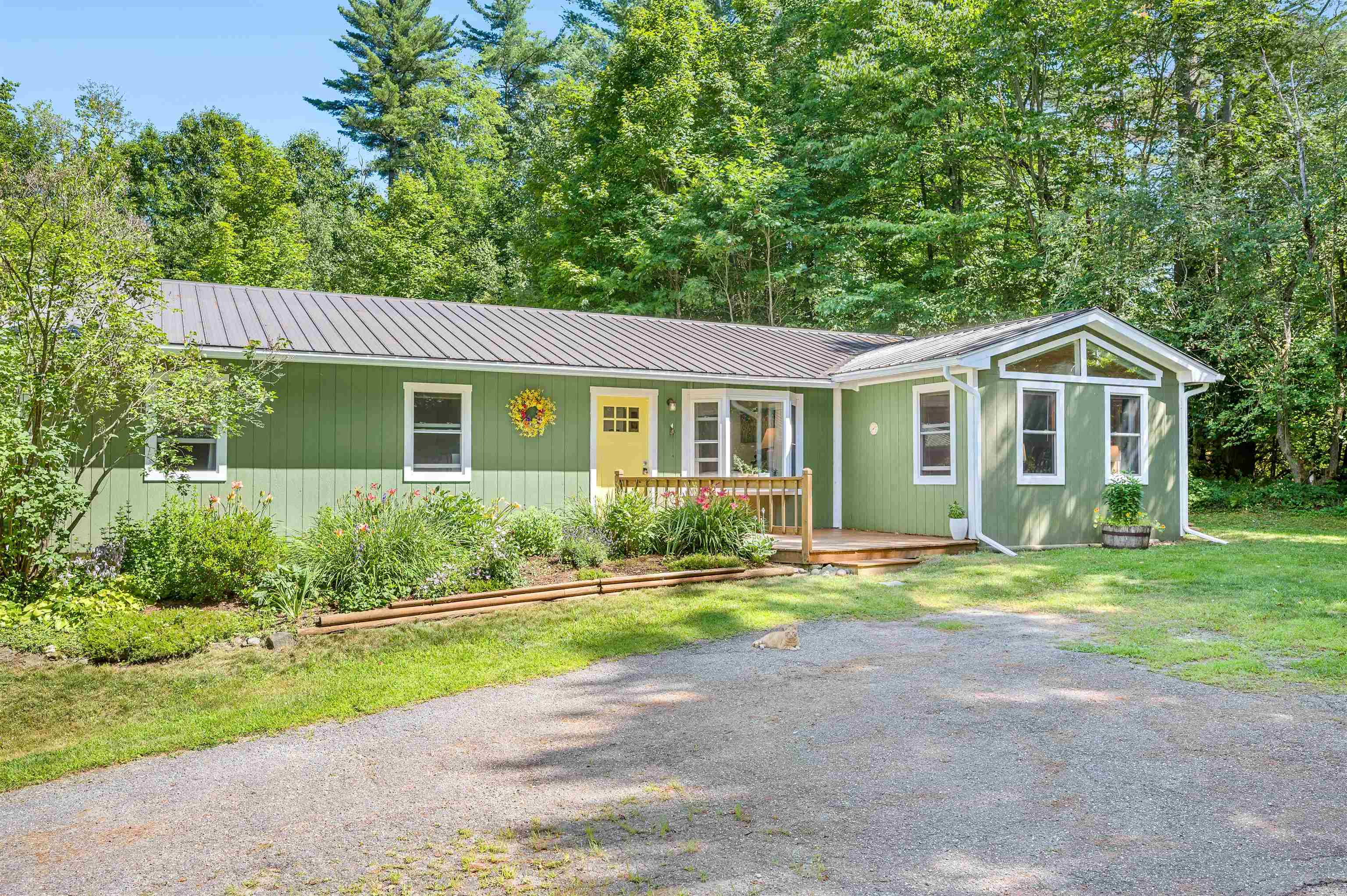 Hyde Park, Vermont 05655, United States, 3 Bedrooms Bedrooms, ,2 BathroomsBathrooms,Residential,Pending,187199