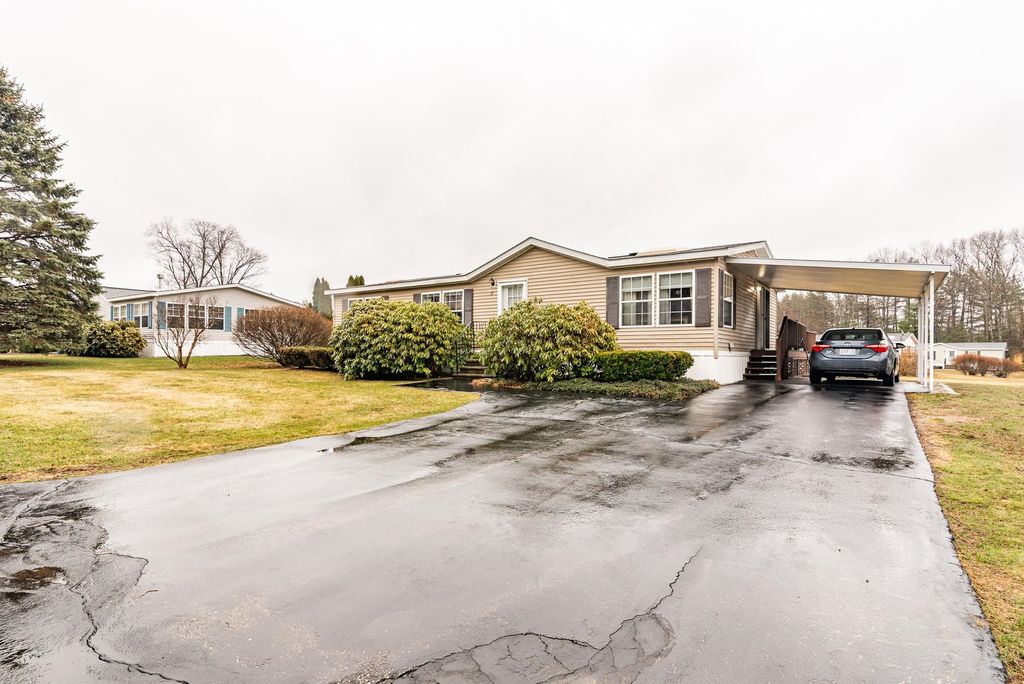 Photo of 17 Constitution Way, Dover, NH 03820 (MLS # 5081426)