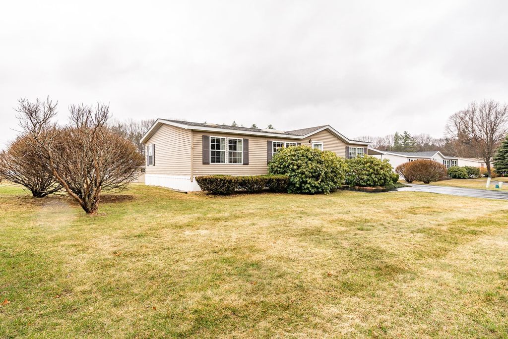 Photo of 17 Constitution Way, Dover, NH 03820 (MLS # 5081426)