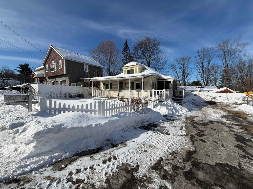 Photo of 38 Bell Street, Nashua, NH 03064 (MLS # 5075570)