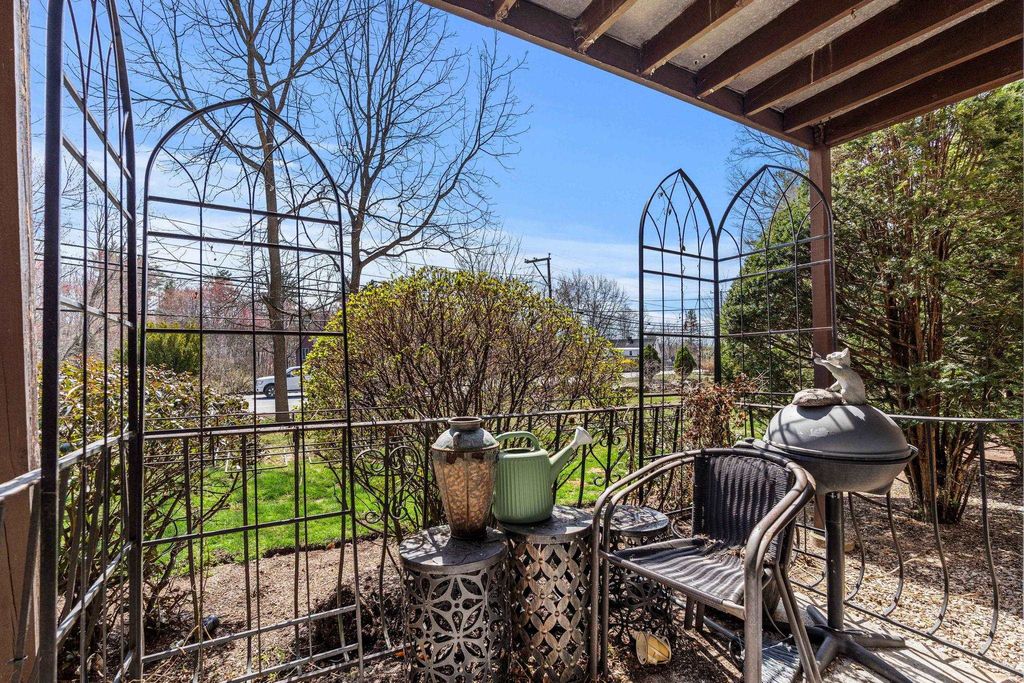 Photo of 2 Silvestri Circle #4, Derry, NH 03038 (MLS # 5083881)