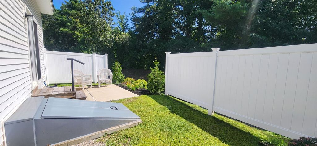 Photo of 25 Angel Point Circle #A, Goffstown, NH 03045 (MLS # 5083643)