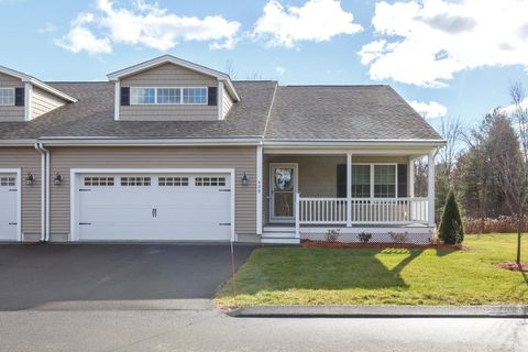 Photo of 40 Brackett Lane, Hudson, NH 03051 (MLS # 5070645)