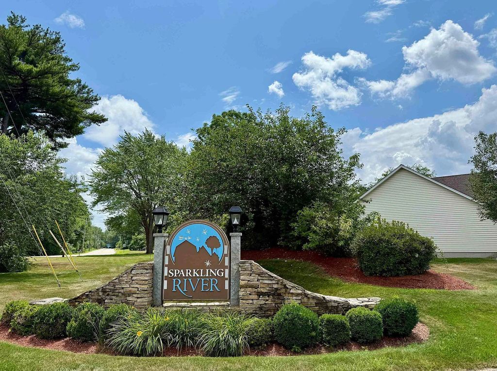 Photo of 40 Brackett Lane, Hudson, NH 03051 (MLS # 5070645)