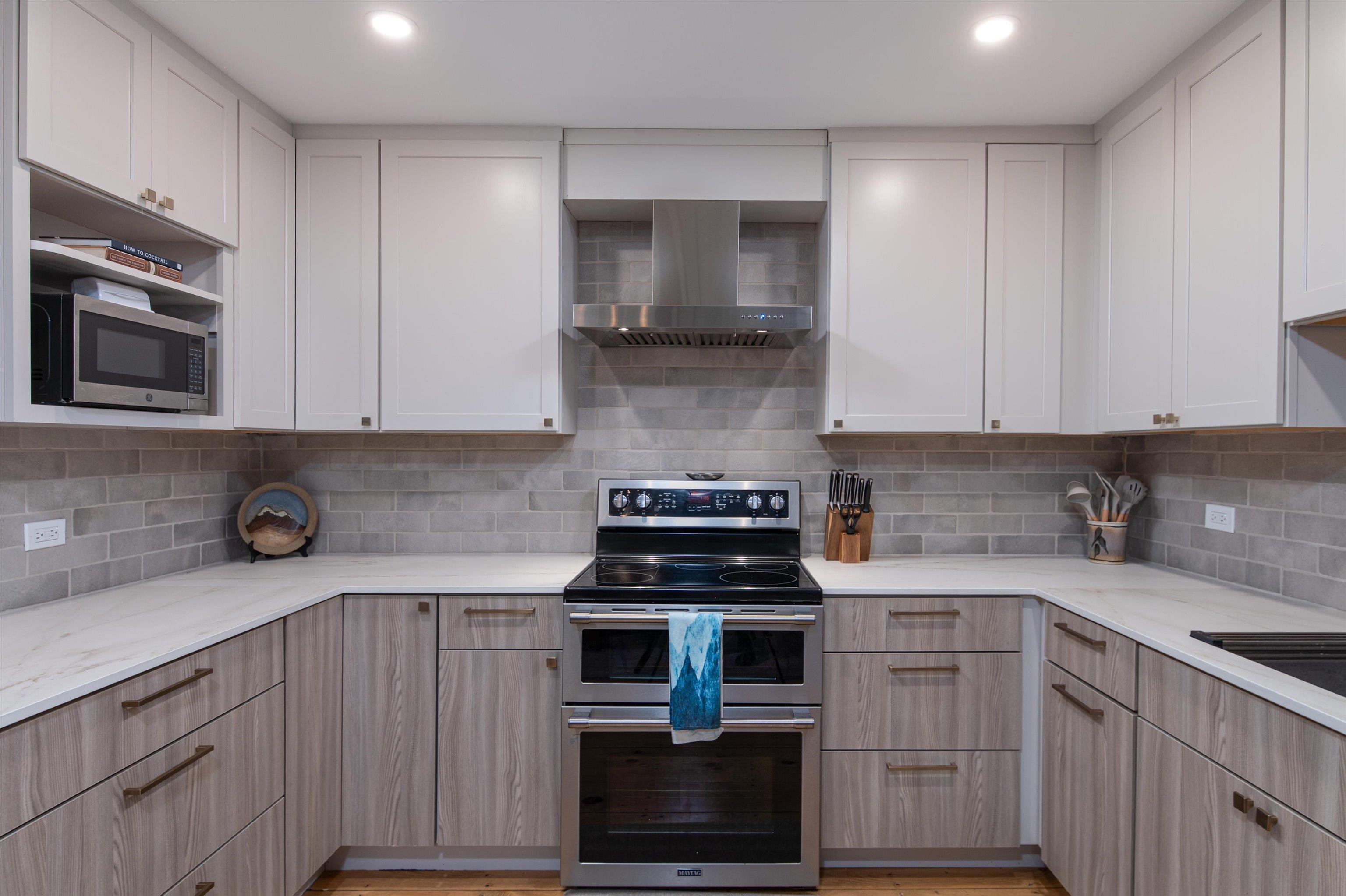 934 East Ash Road 14