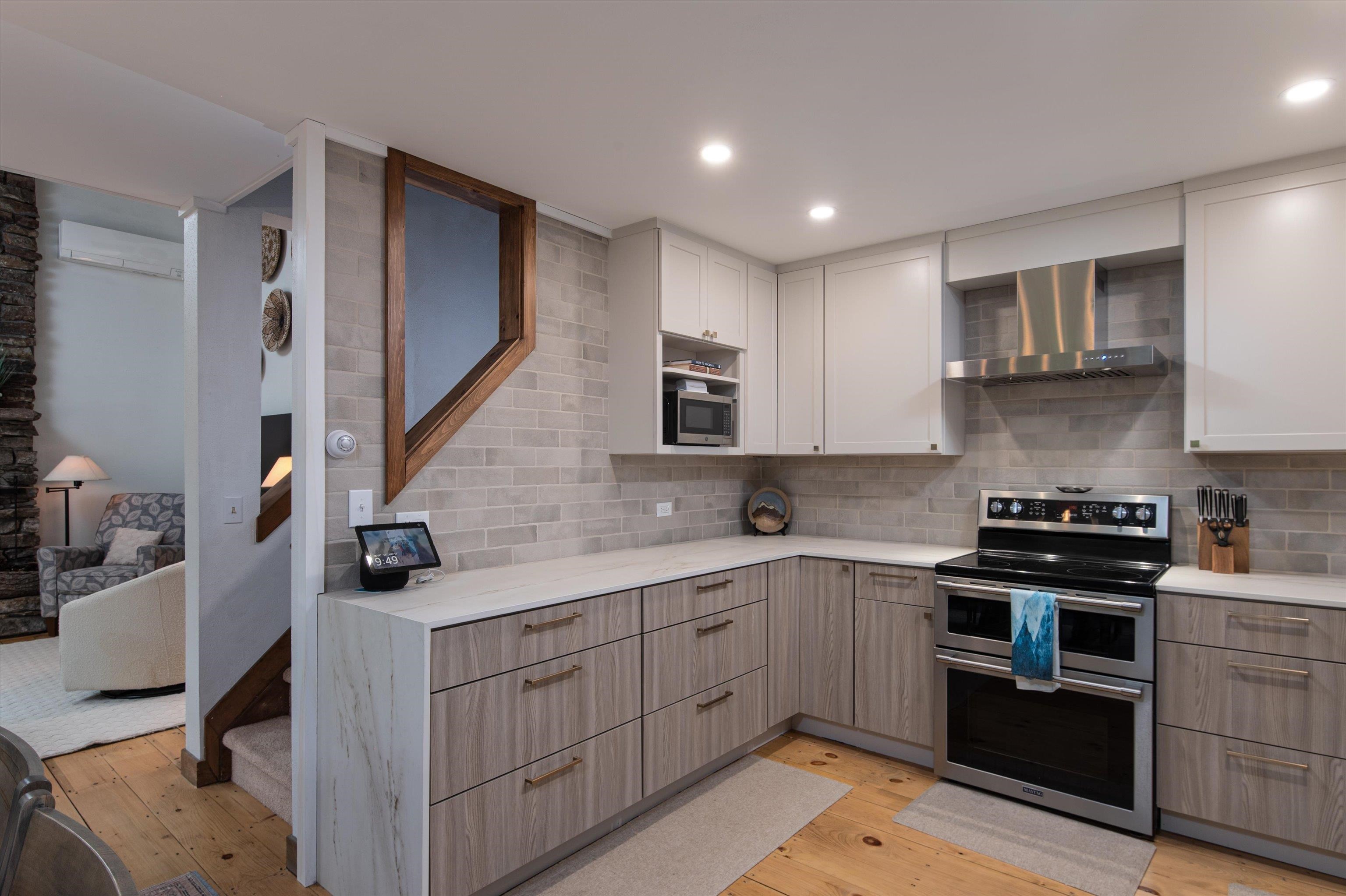 934 East Ash Road 14