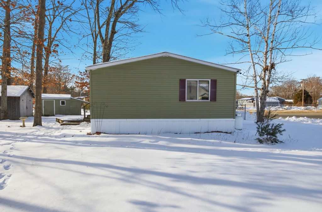 Photo of 97 Linden Street #4, Exeter, NH 03833 (MLS # 5071720)