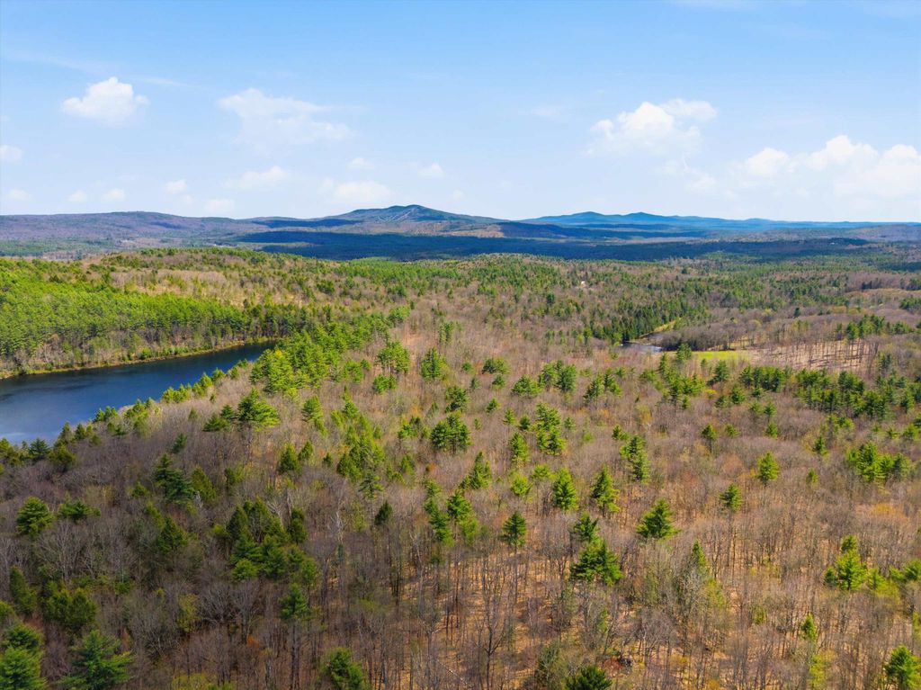 Photo of 12 Pierce Lake Road, Antrim, NH 03440 (MLS # 5088419)