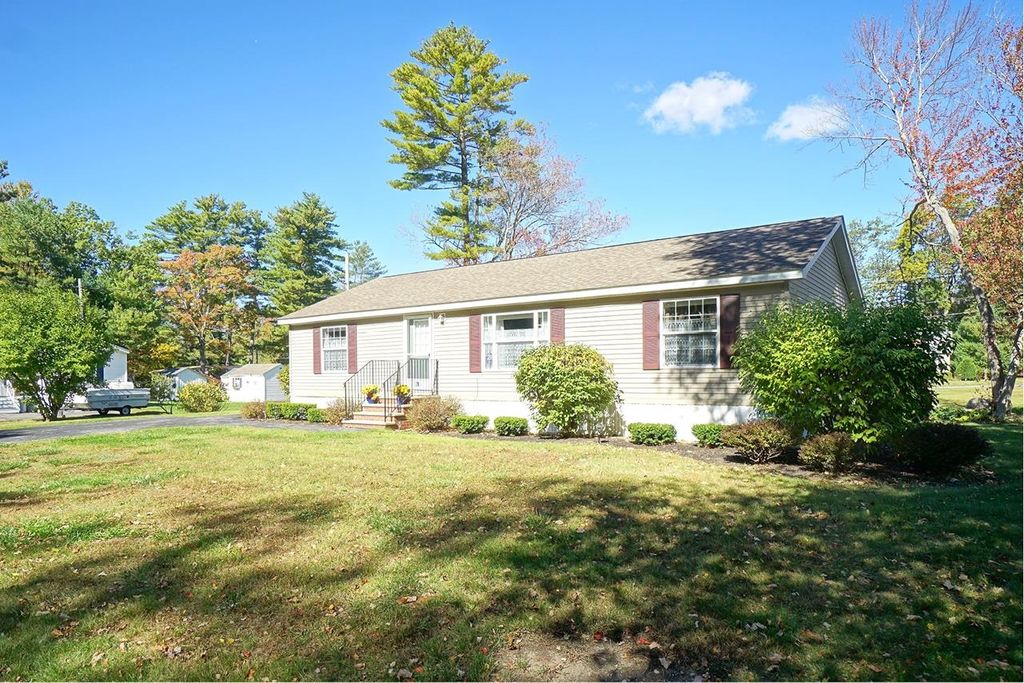 Photo of 28 West Street, Salem, NH 03079 (MLS # 5065479)