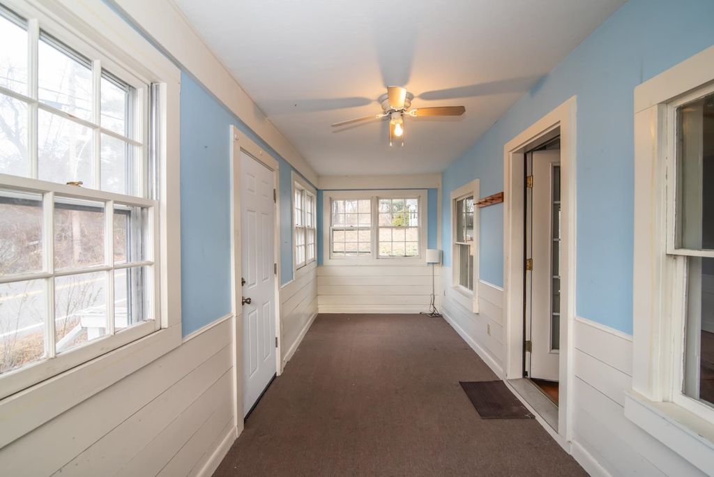 Photo of 10 Auburn Road, Londonderry, NH 03053 (MLS # 5069817)