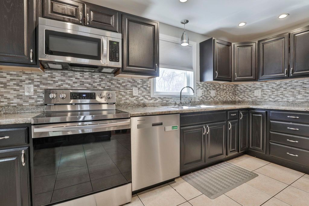 Photo of 445 Blevens Drive, Manchester, NH 03104 (MLS # 5083119)