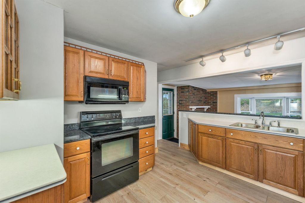Photo of 14 Estabrook Circle, Lebanon, NH 03784 (MLS # 5063954)