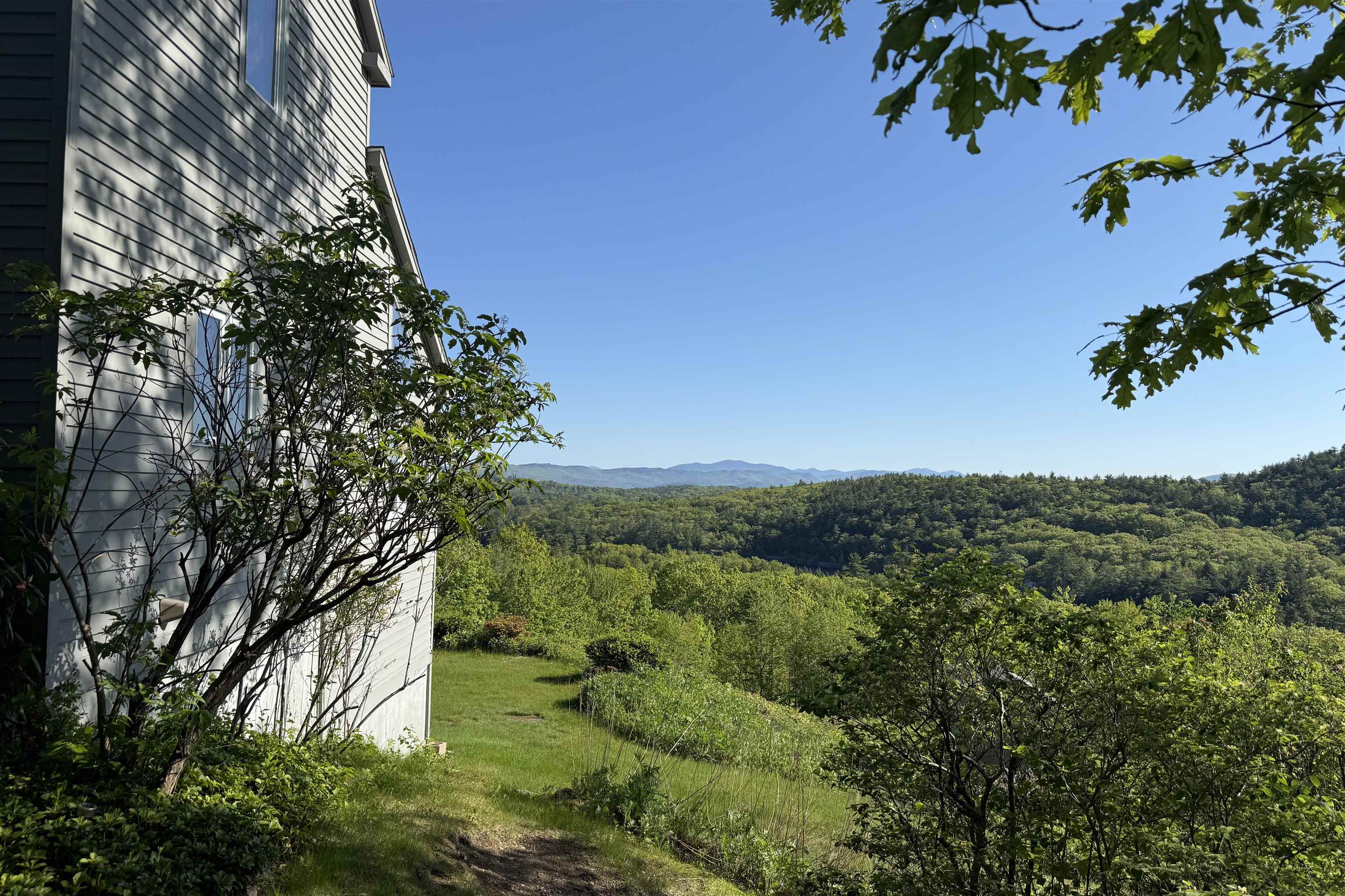 10 Lake View Drive