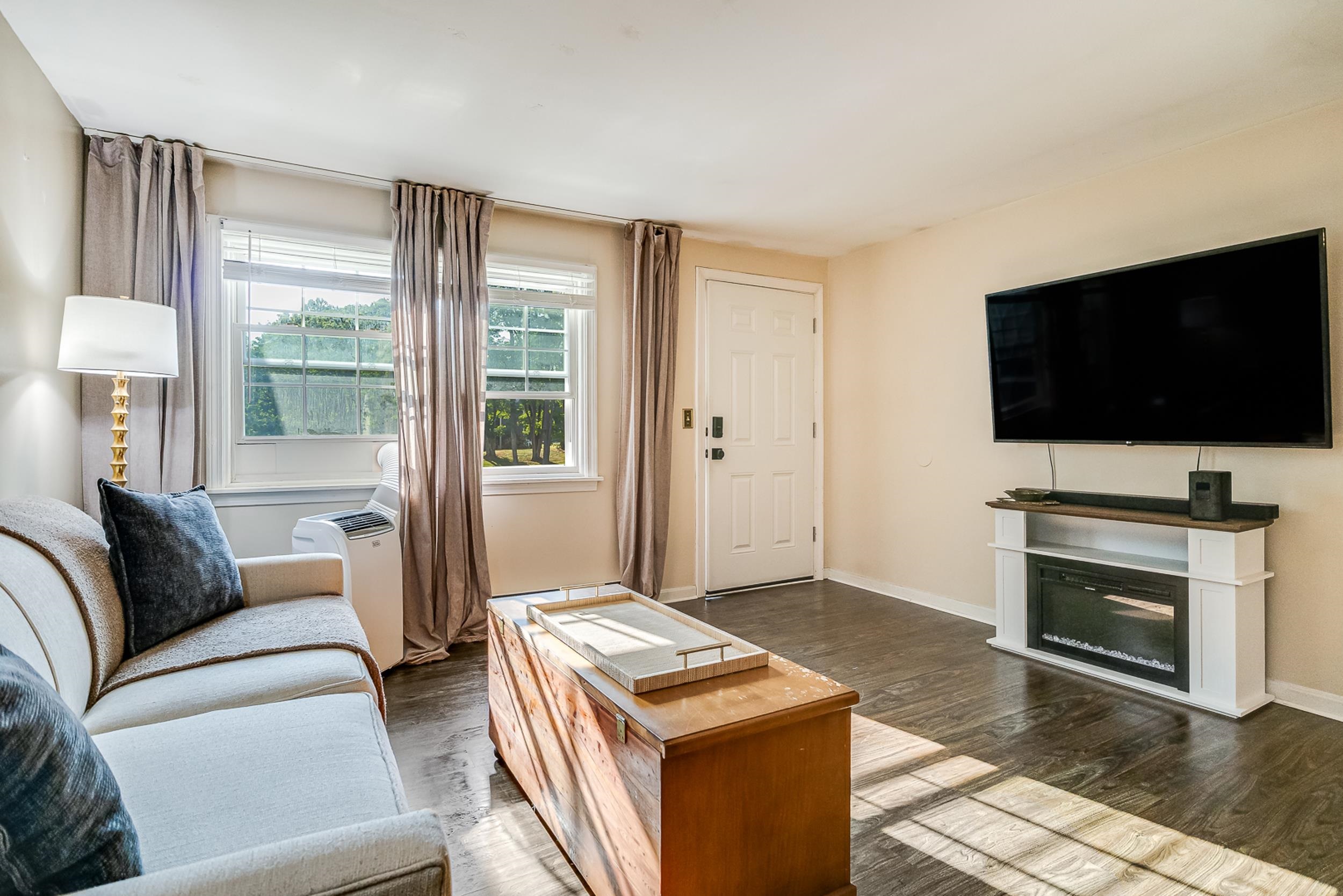 93 Henry Law Avenue 118