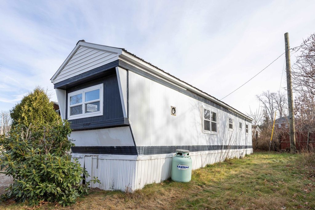 Photo of 4 Rodger Road, Allenstown, NH 03275 (MLS # 5070458)