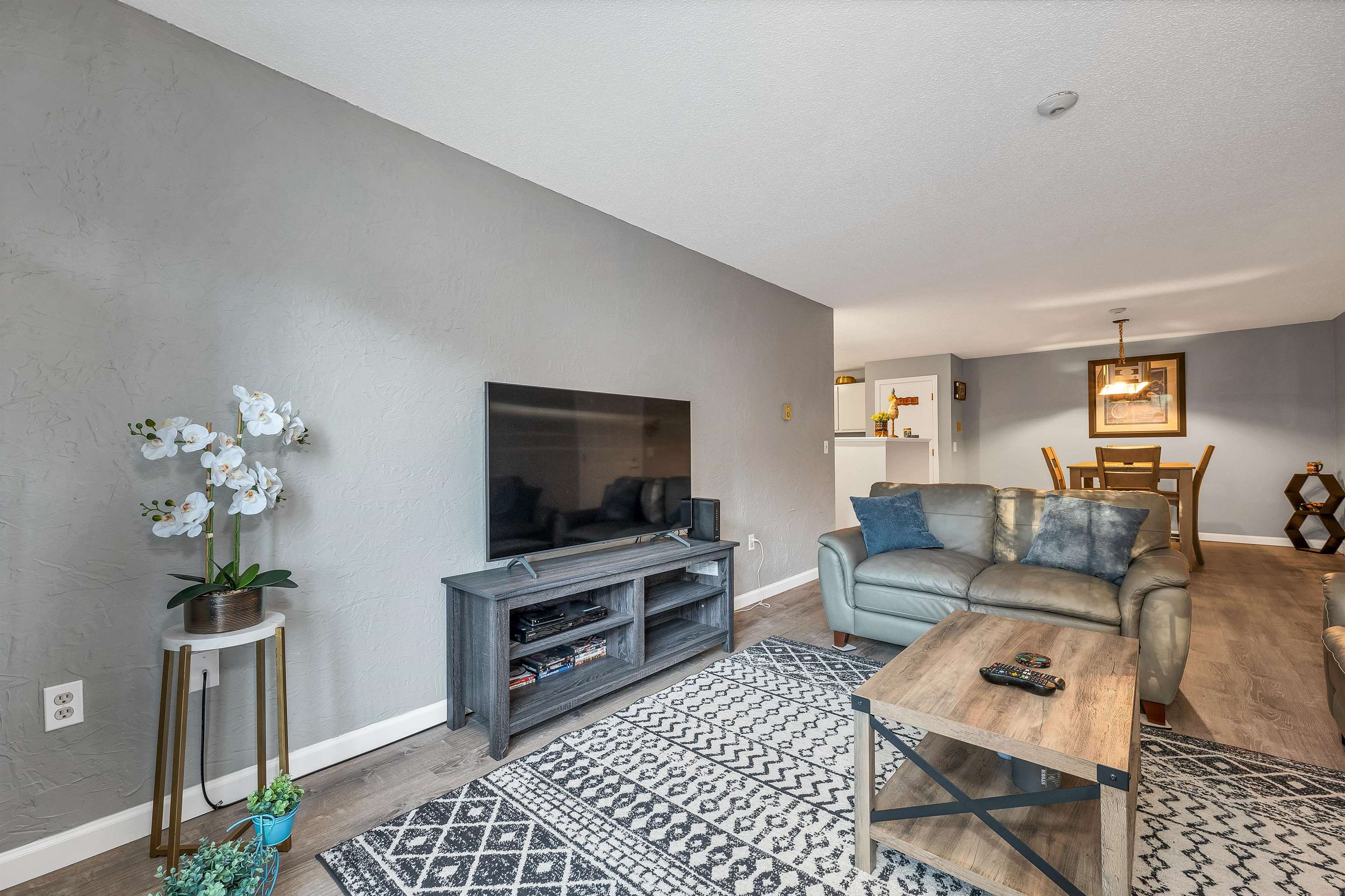 130 Endicott Street North 211