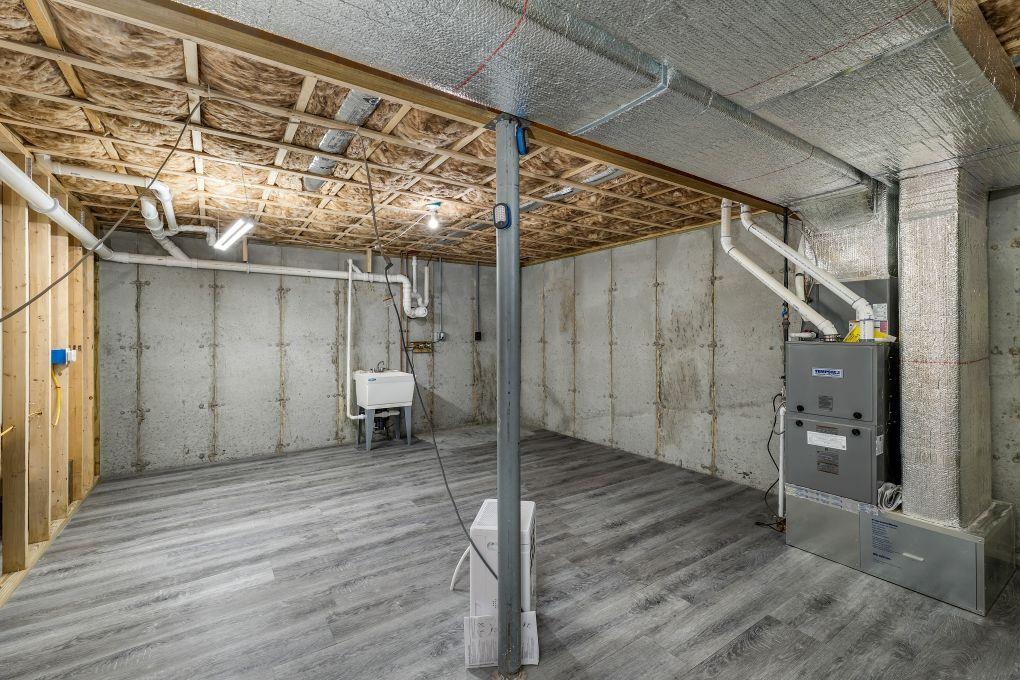 Alton, New Hampshire 03809, United States, 3 Bedrooms Bedrooms, ,2 BathroomsBathrooms,Residential,Active,186118