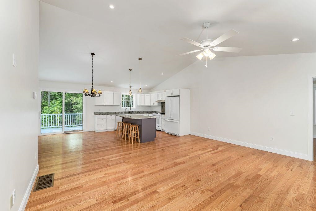 Alton, New Hampshire 03809, United States, 3 Bedrooms Bedrooms, ,2 BathroomsBathrooms,Residential,Active,186118