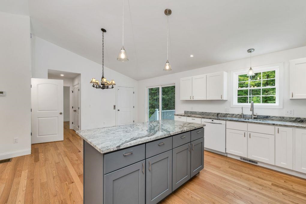 Alton, New Hampshire 03809, United States, 3 Bedrooms Bedrooms, ,2 BathroomsBathrooms,Residential,Active,186118